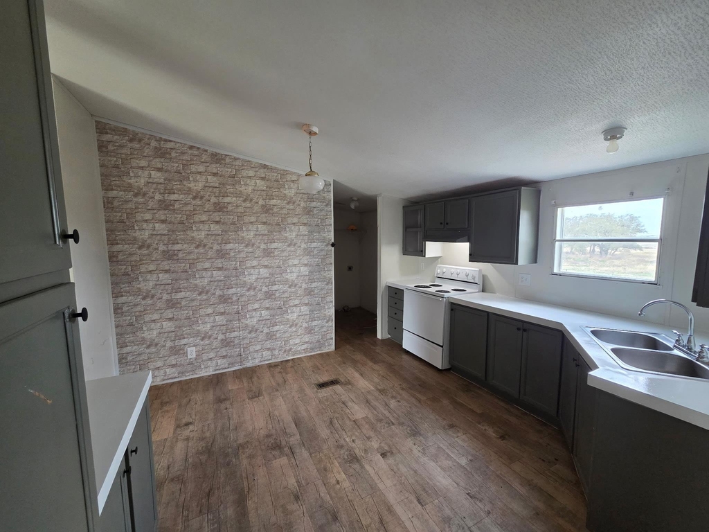 13675 Hero Way - Photo 4