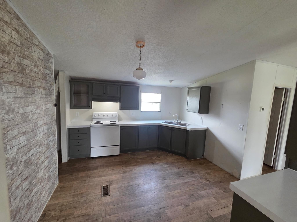 13675 Hero Way - Photo 3