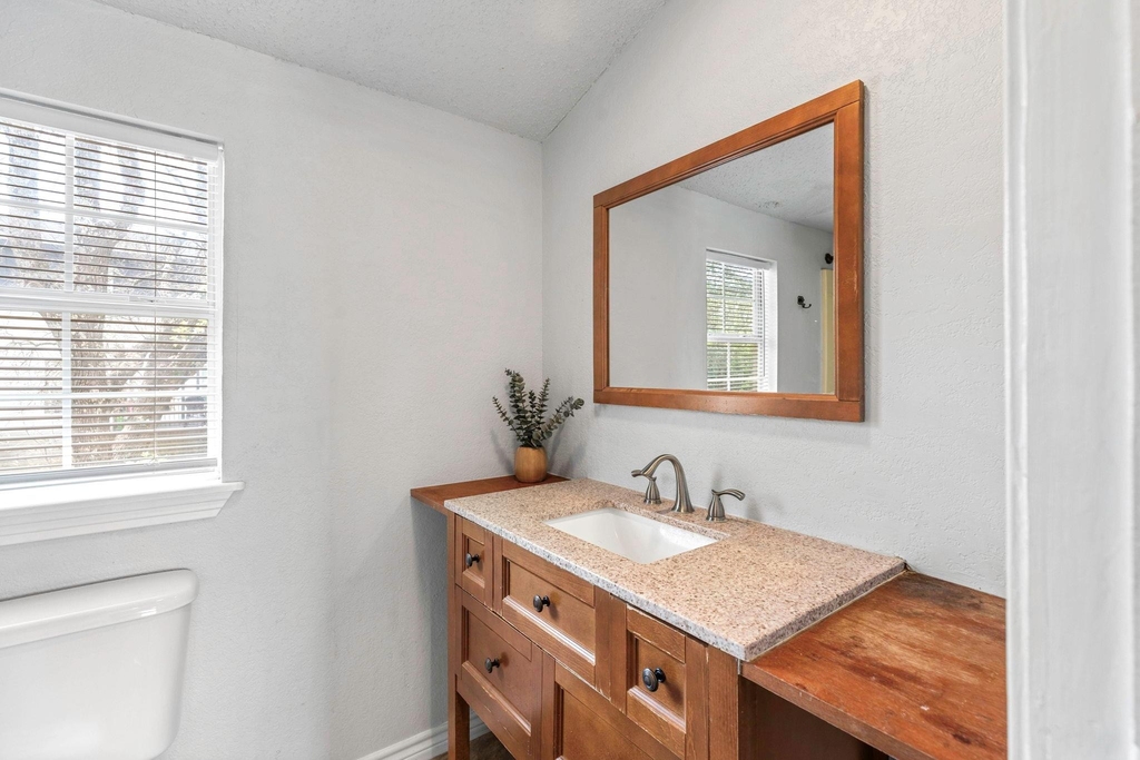11004 Elm St - Photo 12