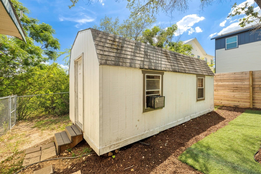 11004 Elm St - Photo 19