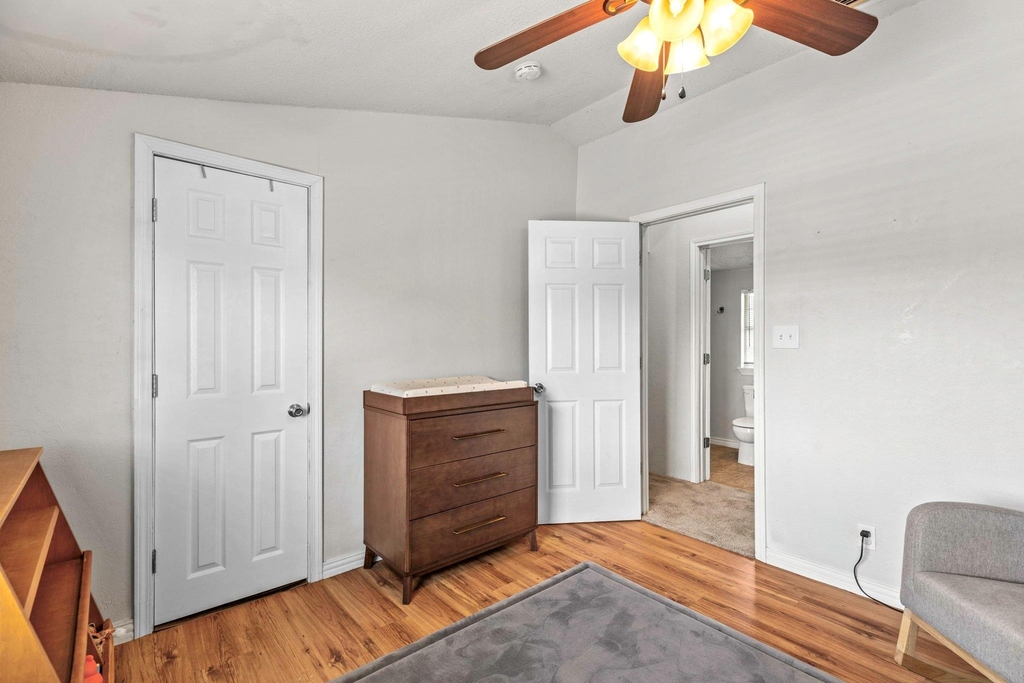 11004 Elm St - Photo 15