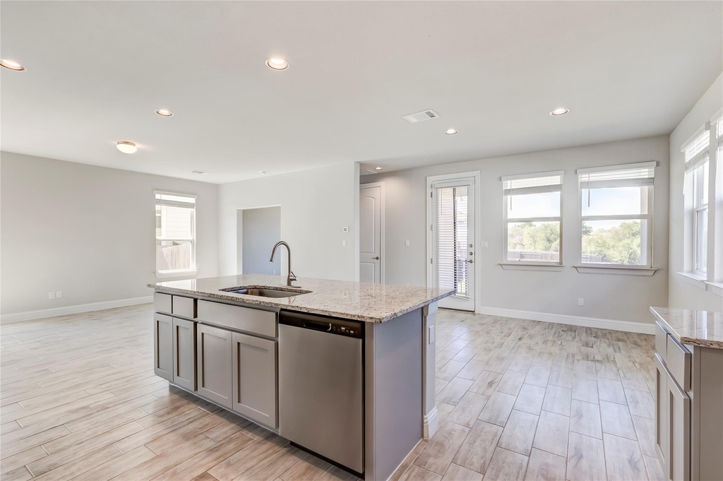 113 Riverhill Dr - Photo 8