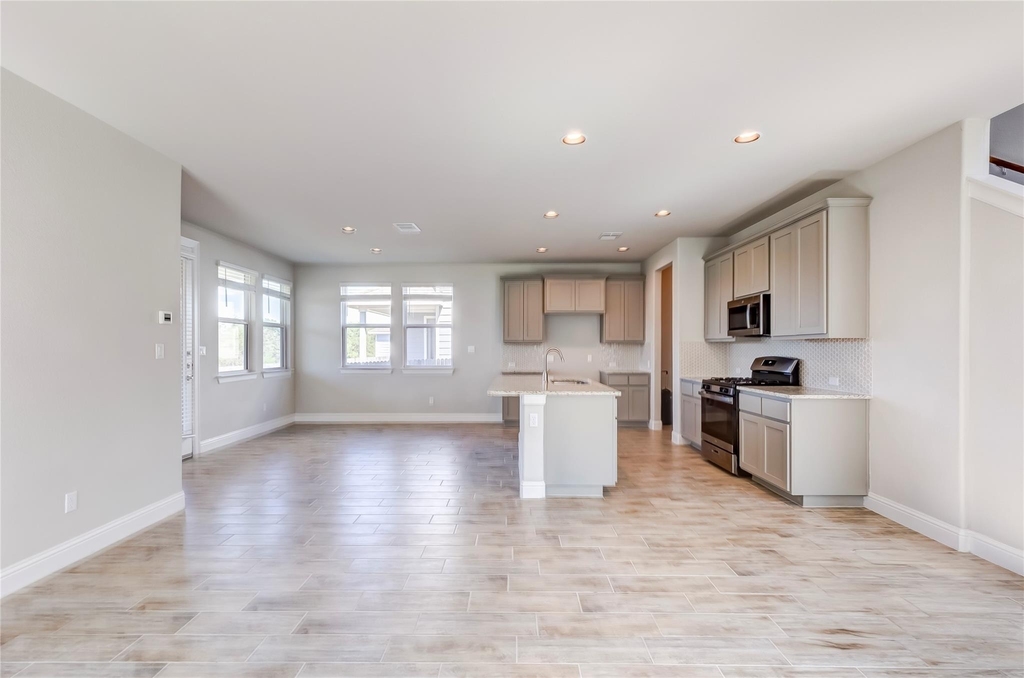 113 Riverhill Dr - Photo 6