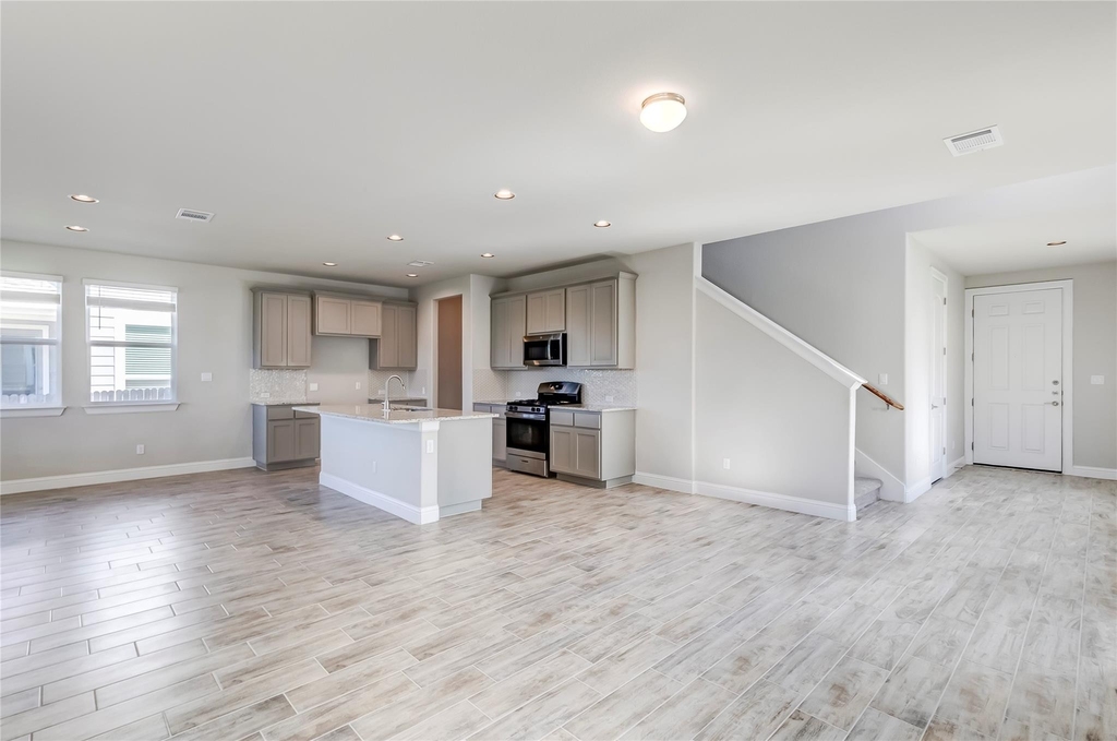 113 Riverhill Dr - Photo 4