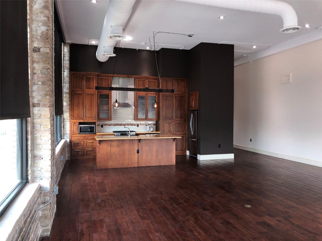 110 W 2nd St - Photo 3