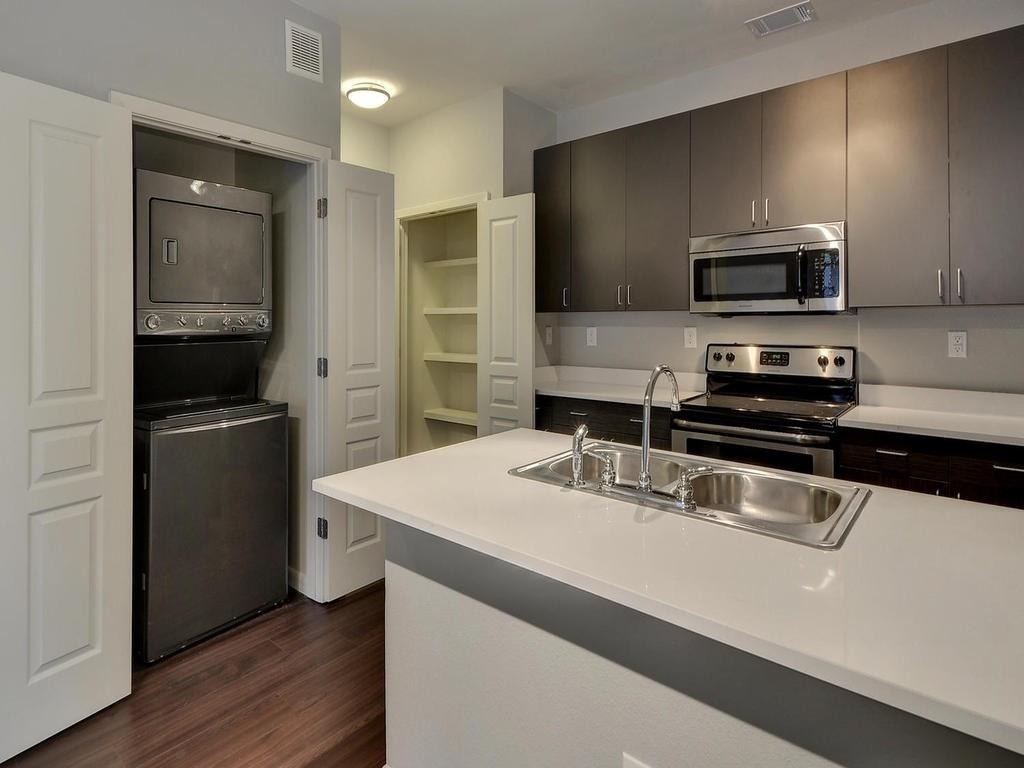 2822 Rio Grande St - Photo 4