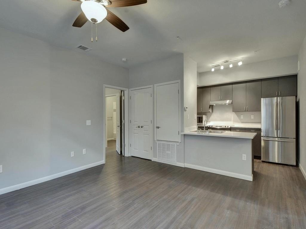 2822 Rio Grande St - Photo 3