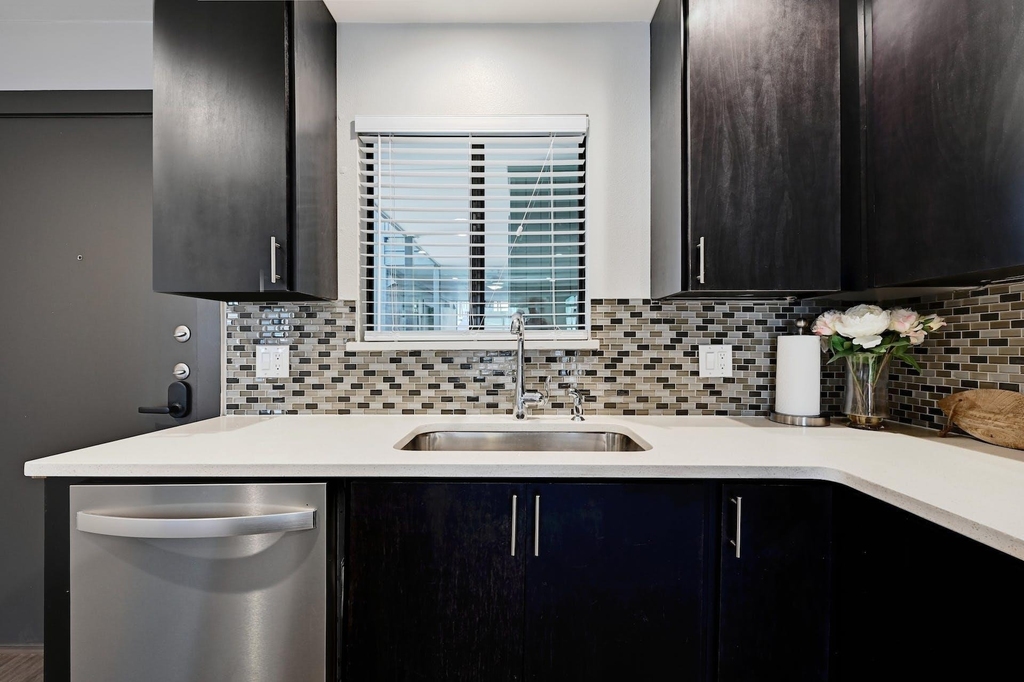 3301 Red River St - Photo 11