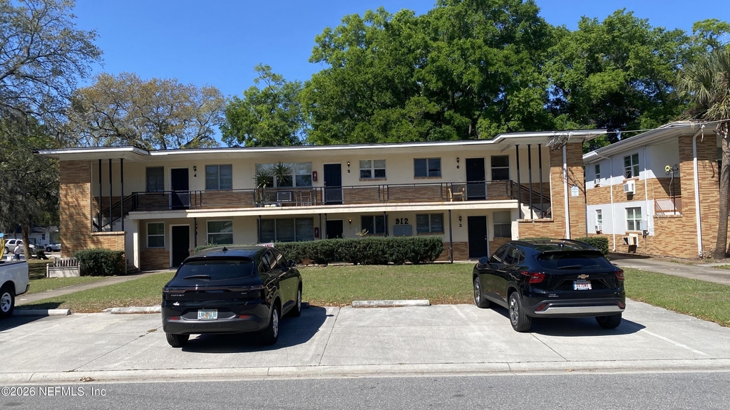 912 Arco Drive - Photo 1