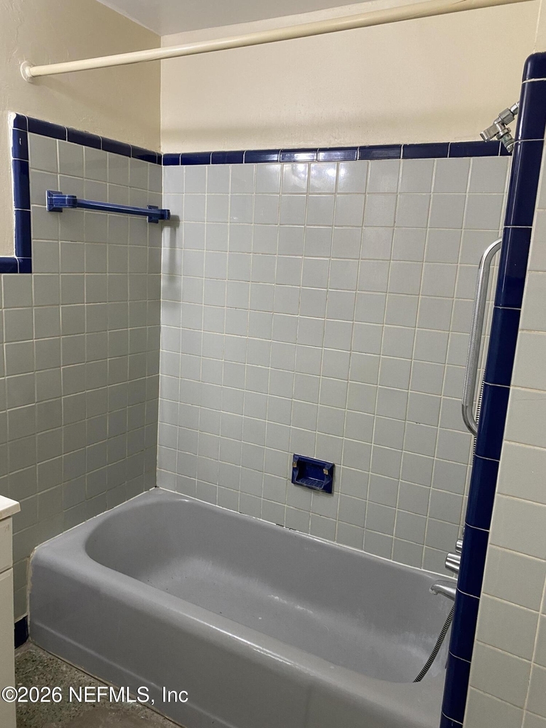 912 Arco Drive - Photo 5