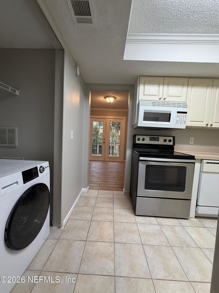 3864 La Mirada Drive - Photo 4