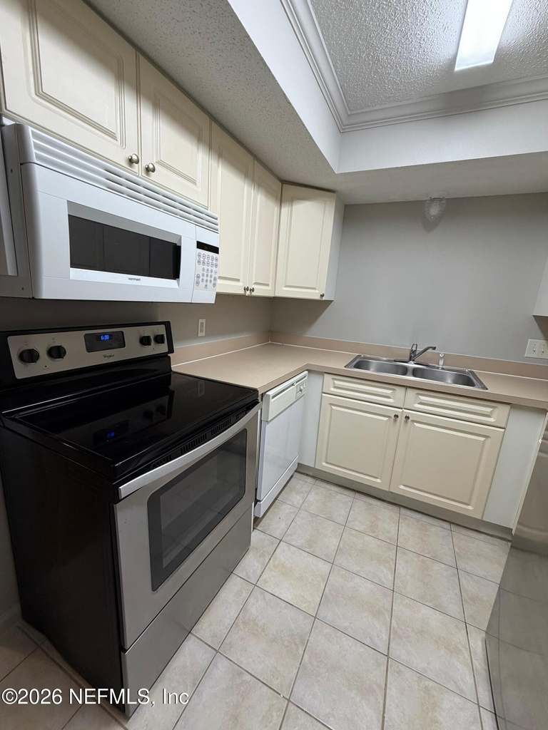 3864 La Mirada Drive - Photo 5