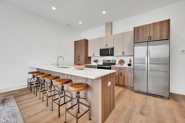 1615 W 13 Street - Photo 4