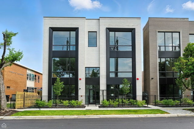 1615 W 13 Street - Photo 0