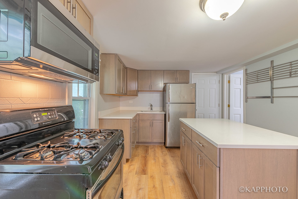 3108 N Saint Louis Avenue - Photo 9