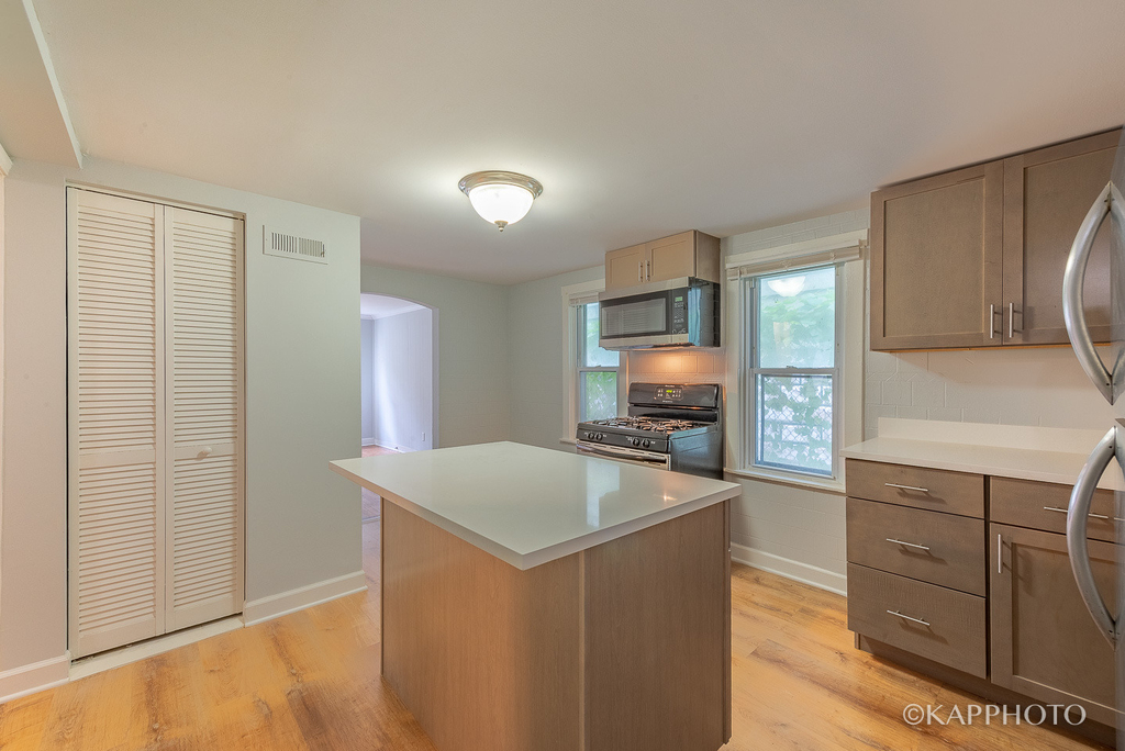 3108 N Saint Louis Avenue - Photo 8