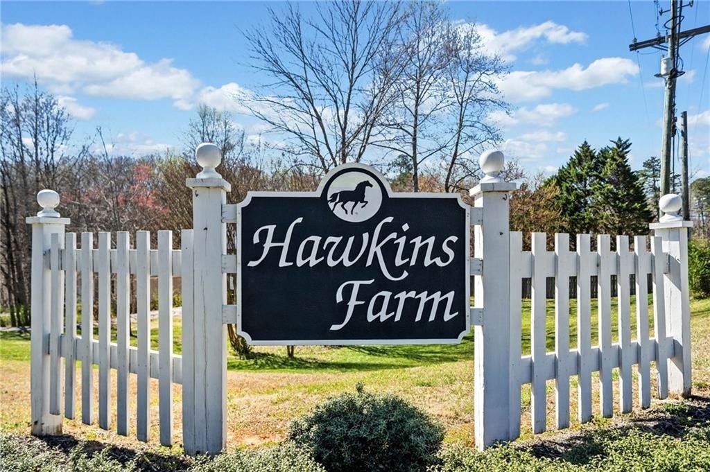 228 Hawkins Farm Circle - Photo 3