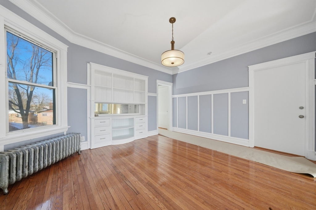 7442 S Langley Avenue - Photo 2