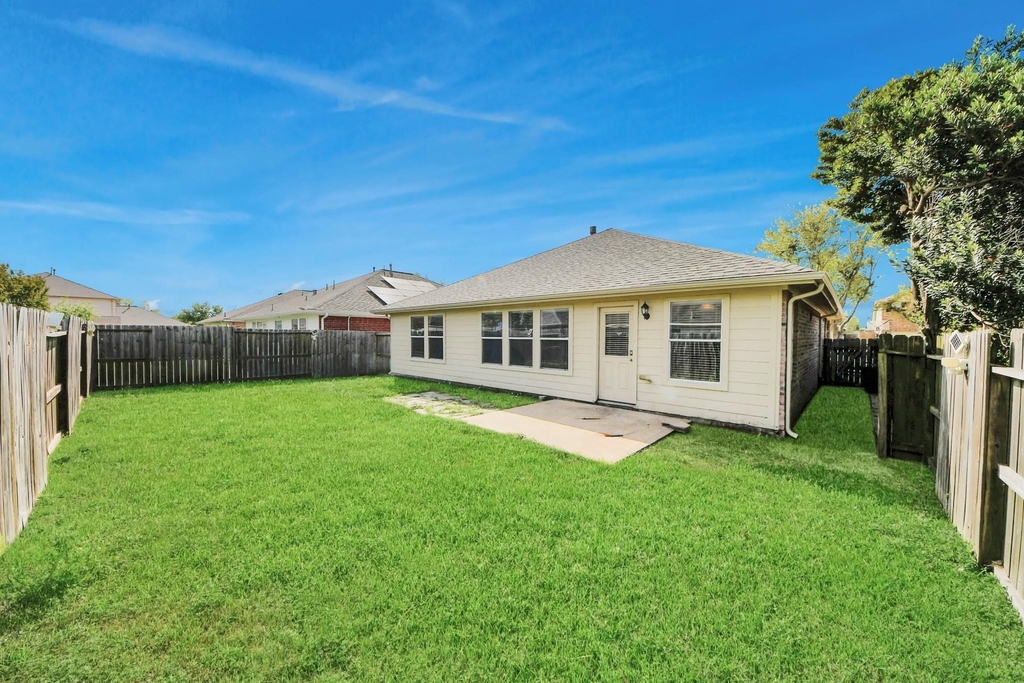 1818 Fergus Park Court - Photo 6