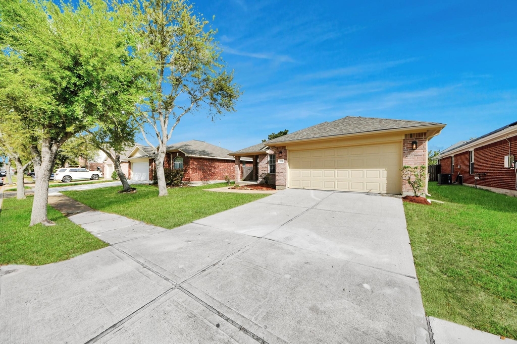 1818 Fergus Park Court - Photo 4