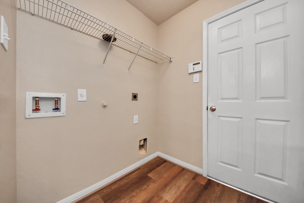 1818 Fergus Park Court - Photo 17