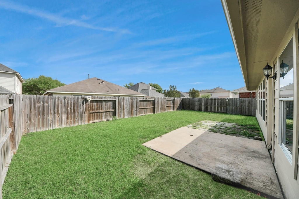 1818 Fergus Park Court - Photo 5