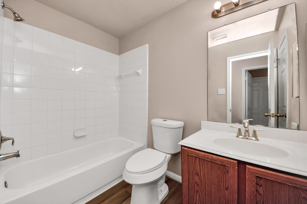 1818 Fergus Park Court - Photo 14