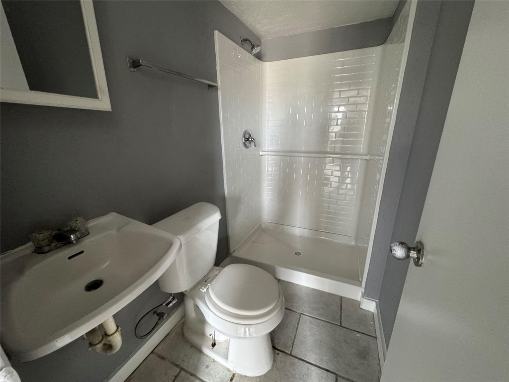 7018 1/2 Avenue F - Photo 6