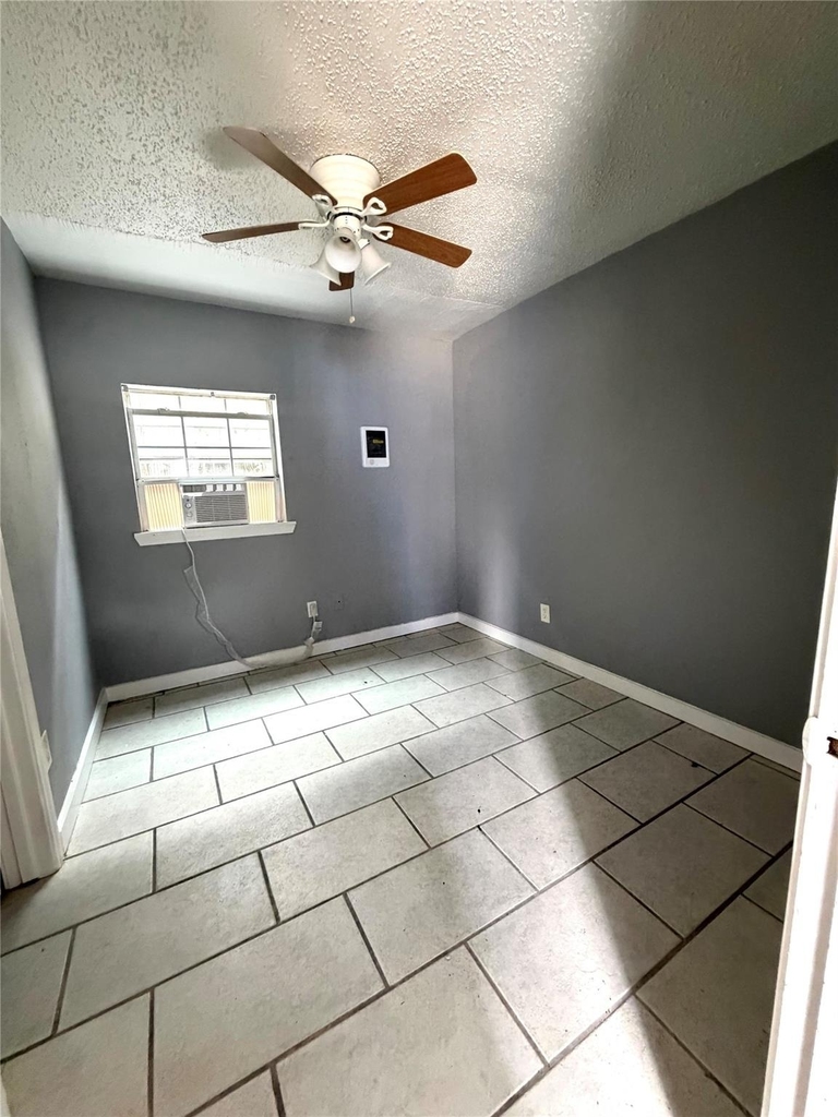 7018 1/2 Avenue F - Photo 7