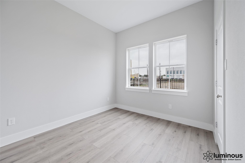 6702 Metro Boulevard - Photo 12