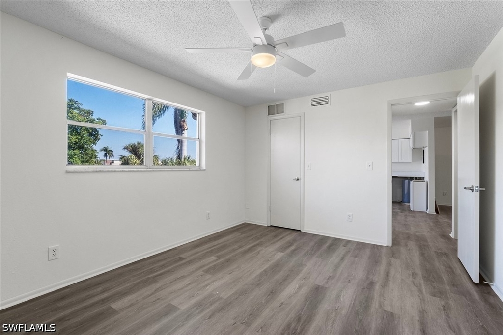 1560 Colonial Boulevard - Photo 5