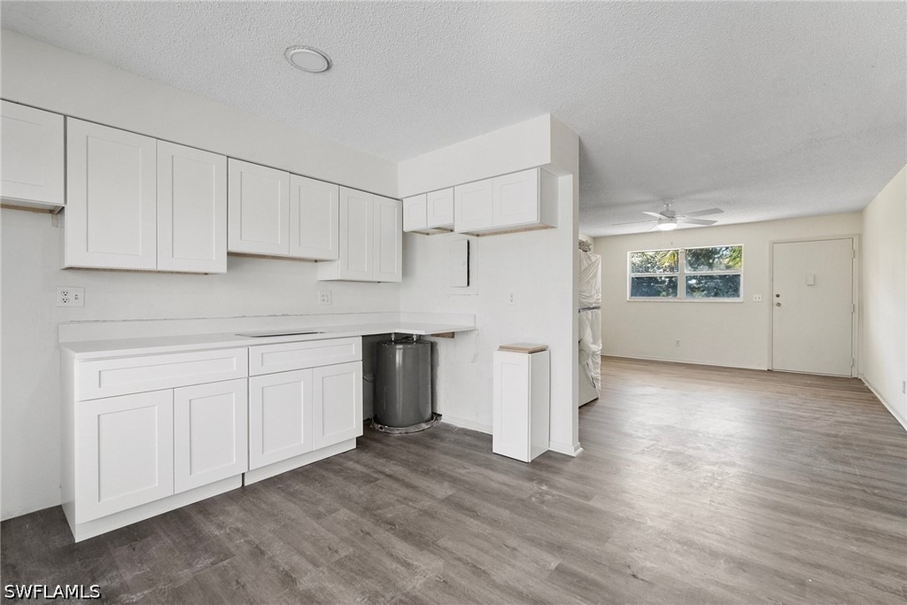 1560 Colonial Boulevard - Photo 2