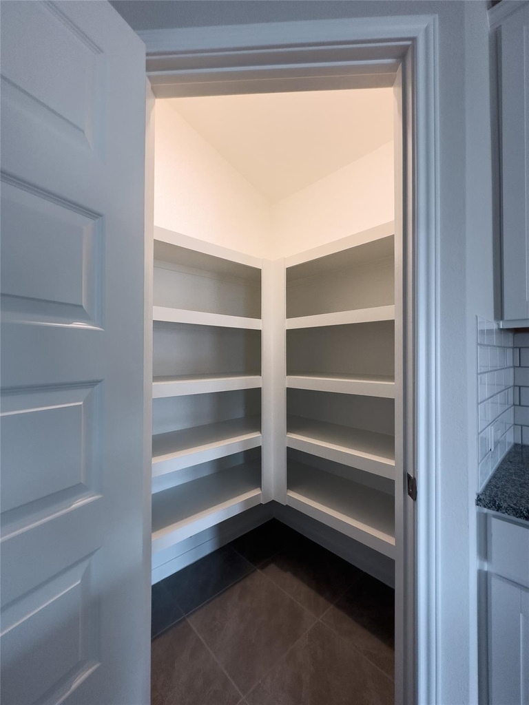 8015 Virginia Drive - Photo 6