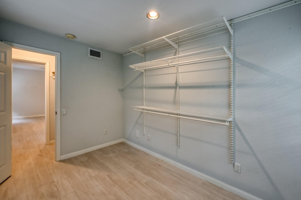 1860 White Oak Drive - Photo 30