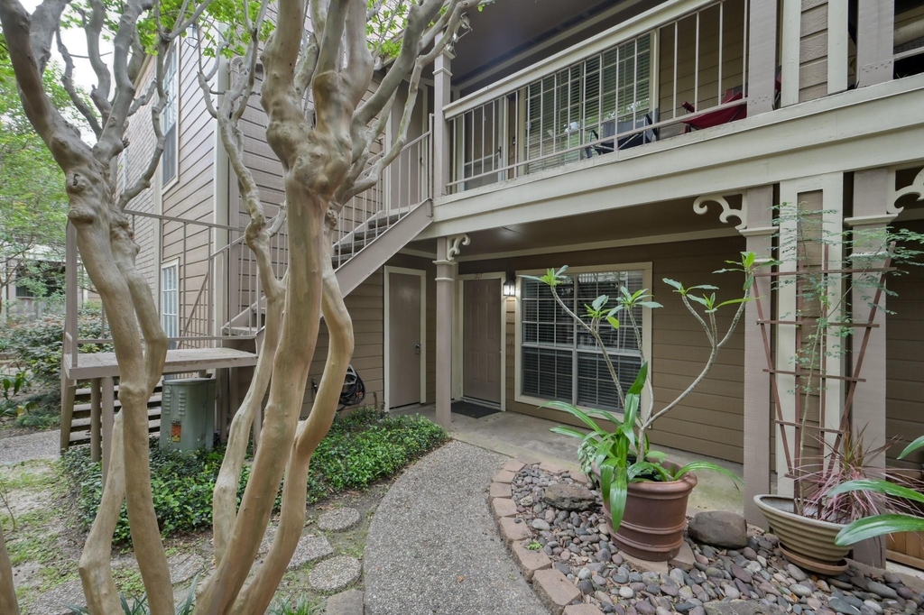 1860 White Oak Drive - Photo 3