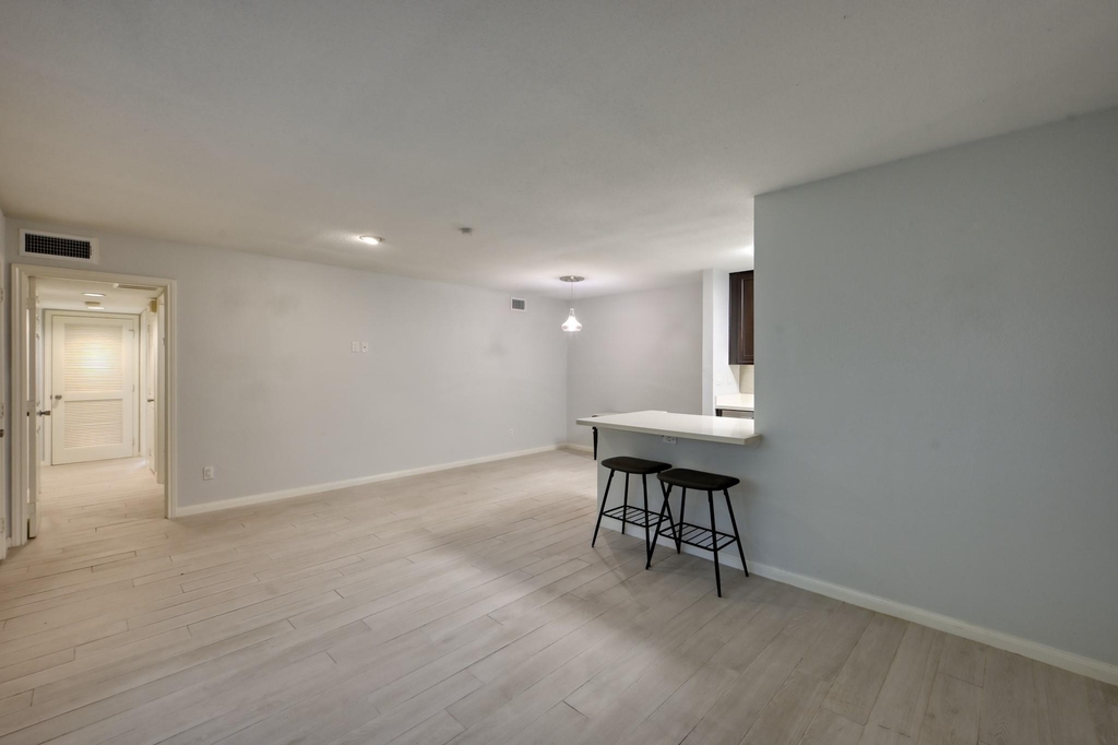 1860 White Oak Drive - Photo 7