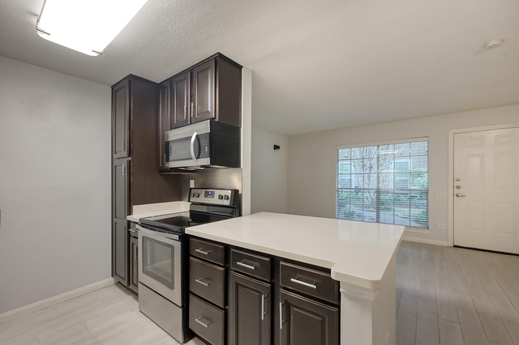1860 White Oak Drive - Photo 14