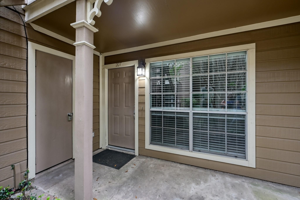 1860 White Oak Drive - Photo 4