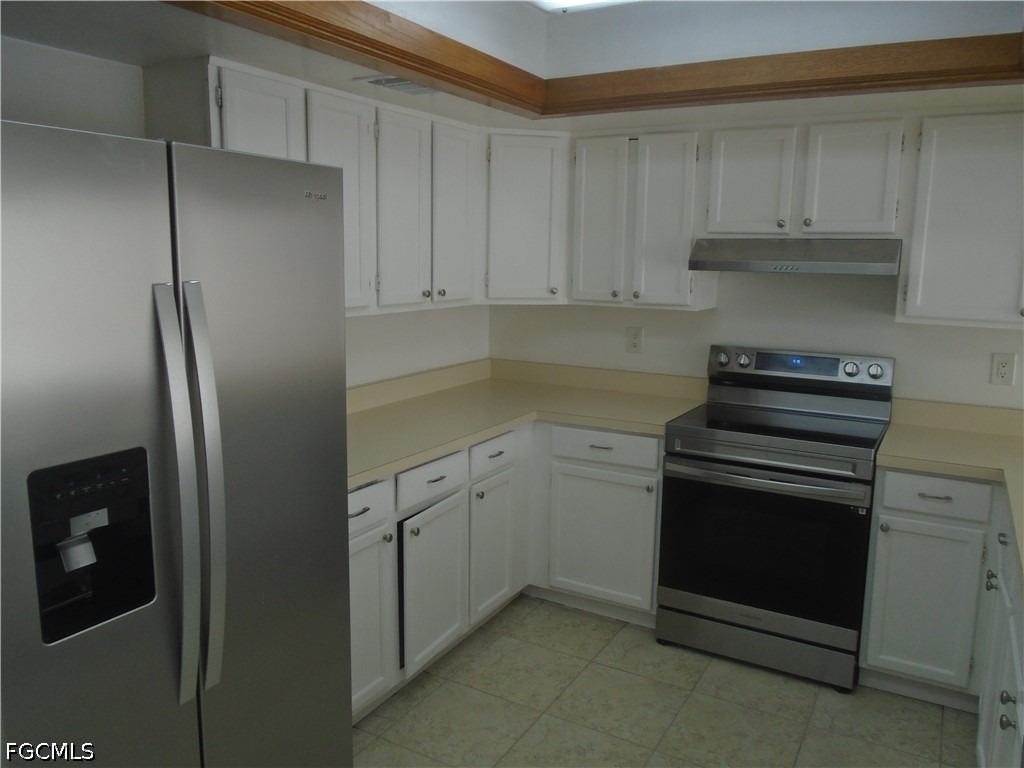 1228 Sw Trafalgar Parkway - Photo 2