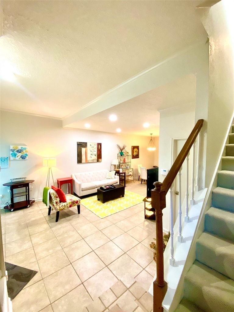 7350 Kirby Drive - Photo 2