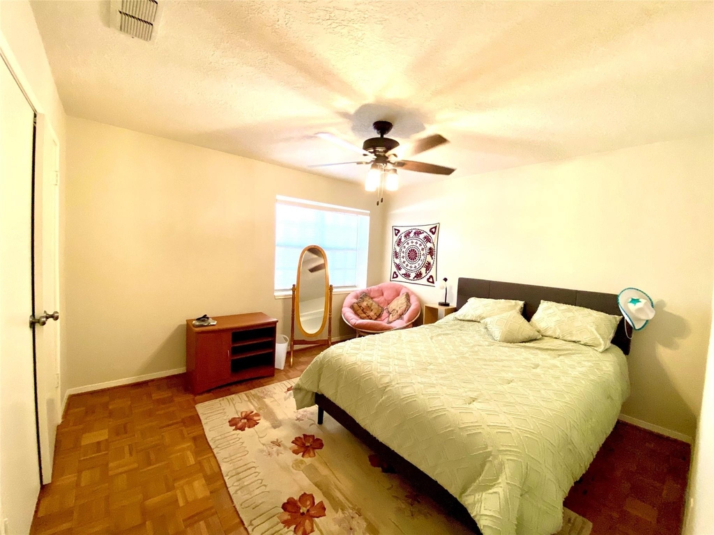 7350 Kirby Drive - Photo 6