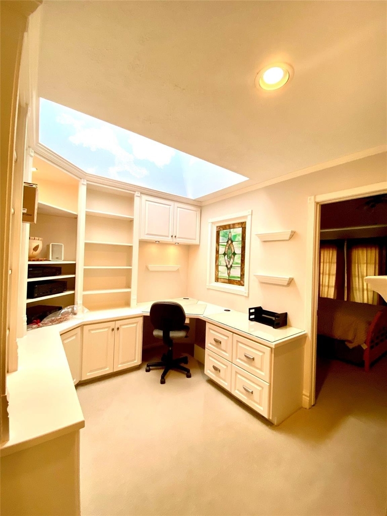 7350 Kirby Drive - Photo 8