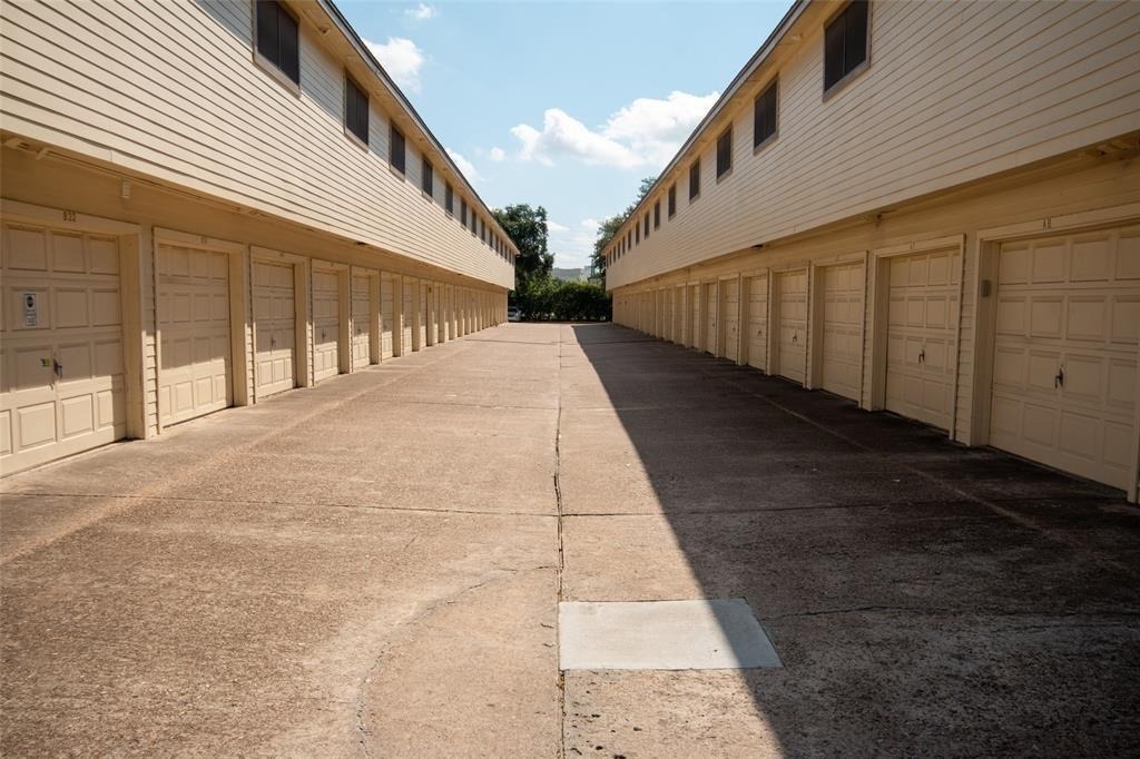 2425 Holly Hall Street - Photo 7
