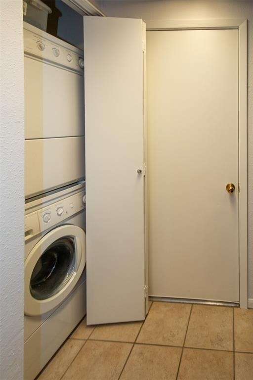 2425 Holly Hall Street - Photo 2