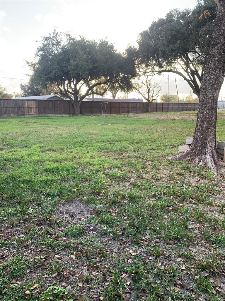 7702 Fairview Street - Photo 8