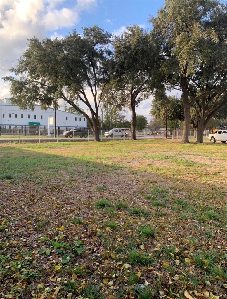 7702 Fairview Street - Photo 3