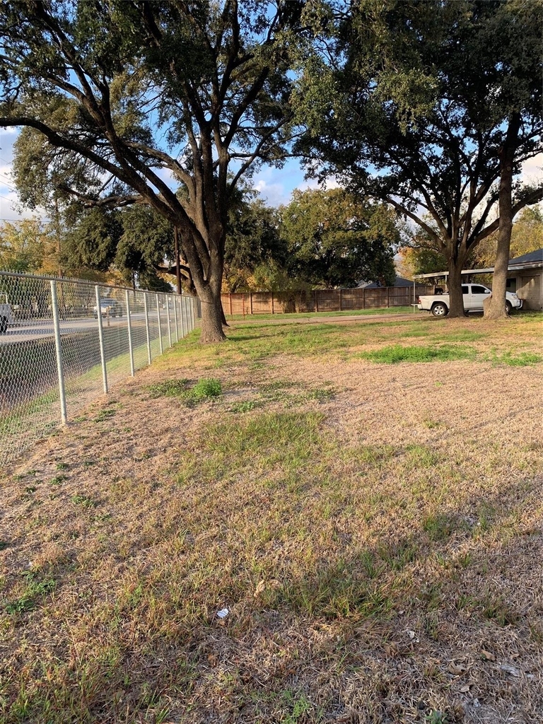 7702 Fairview Street - Photo 6