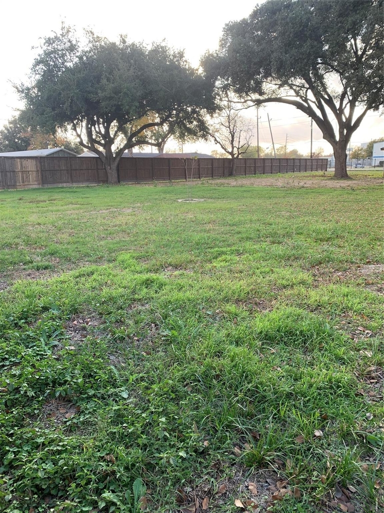 7702 Fairview Street - Photo 7