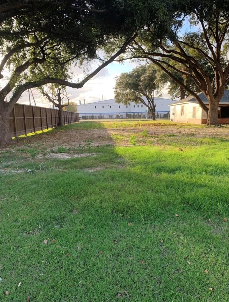 7702 Fairview Street - Photo 2