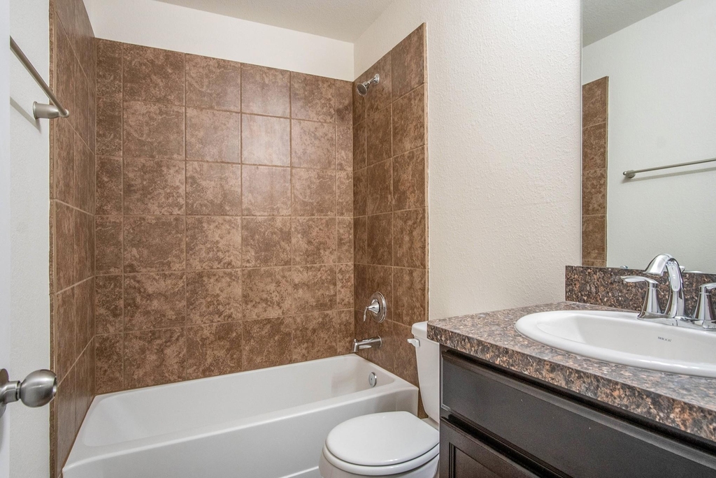 13006 Lazy Lane - Photo 7